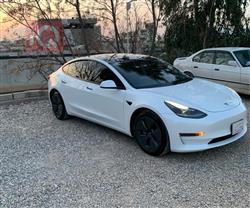 تسلا موديل 3